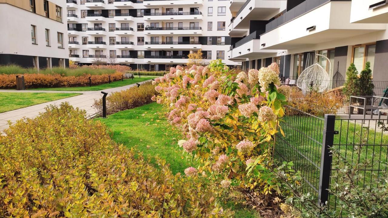 M&R Apartament Airport&Business Premium Komputerowa - Underground Garage - Free Wifi - Netflix - Self Check-In - 5 Min From Chopin Airport 바르샤바 외부 사진
