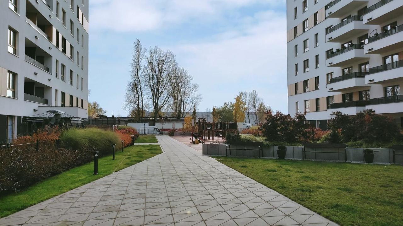 M&R Apartament Airport&Business Premium Komputerowa - Underground Garage - Free Wifi - Netflix - Self Check-In - 5 Min From Chopin Airport 바르샤바 외부 사진
