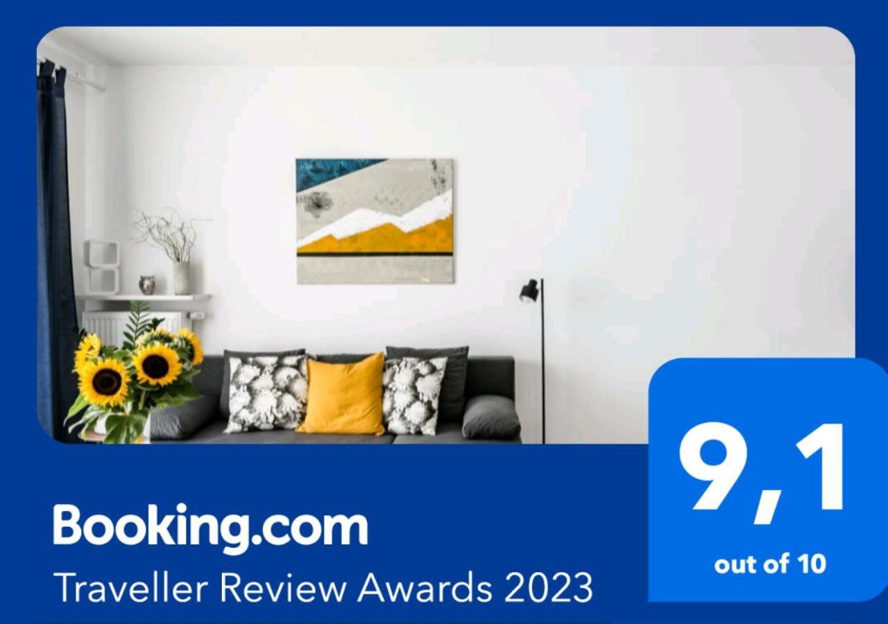M&R Apartament Airport&Business Premium Komputerowa - Underground Garage - Free Wifi - Netflix - Self Check-In - 5 Min From Chopin Airport 바르샤바 외부 사진