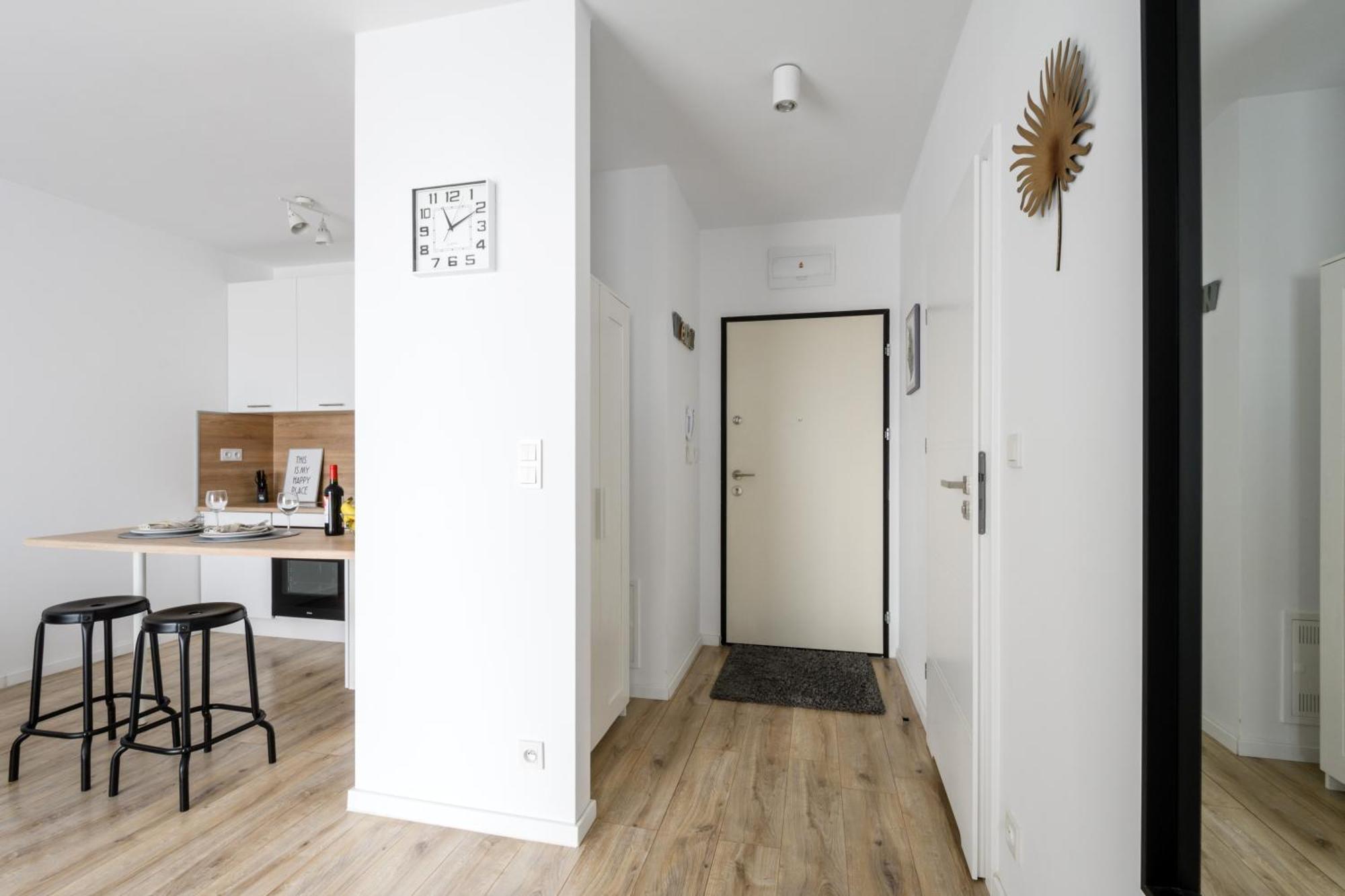 M&R Apartament Airport&Business Premium Komputerowa - Underground Garage - Free Wifi - Netflix - Self Check-In - 5 Min From Chopin Airport 바르샤바 외부 사진