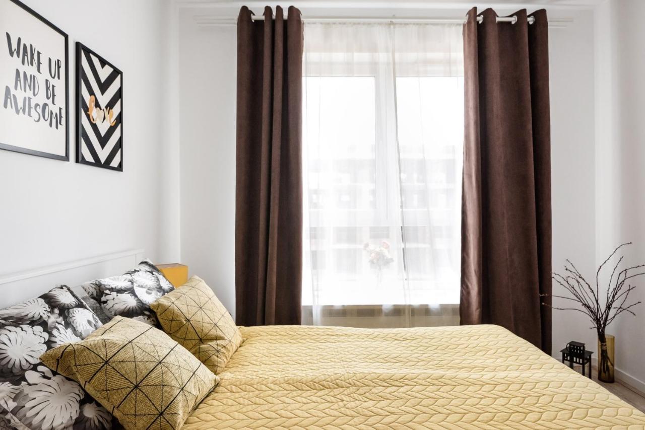 M&R Apartament Airport&Business Premium Komputerowa - Underground Garage - Free Wifi - Netflix - Self Check-In - 5 Min From Chopin Airport 바르샤바 외부 사진